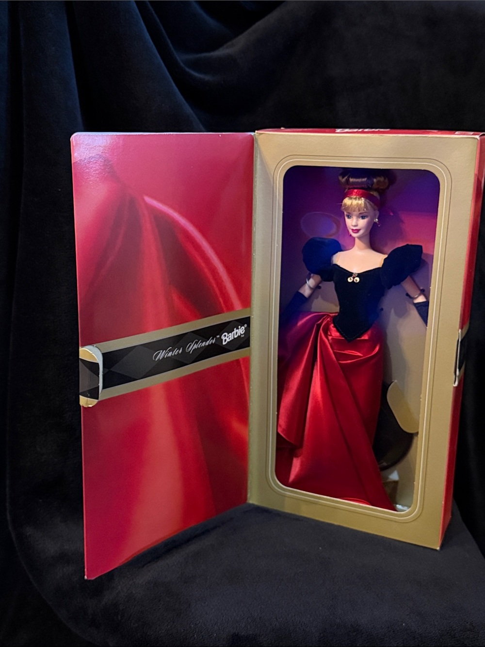 Barbie "Winter Spendor" 1998 Avon Exclusive NEW IN BOX
